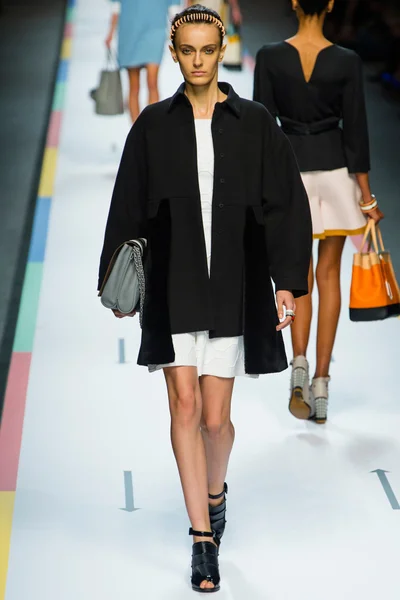 Look 13